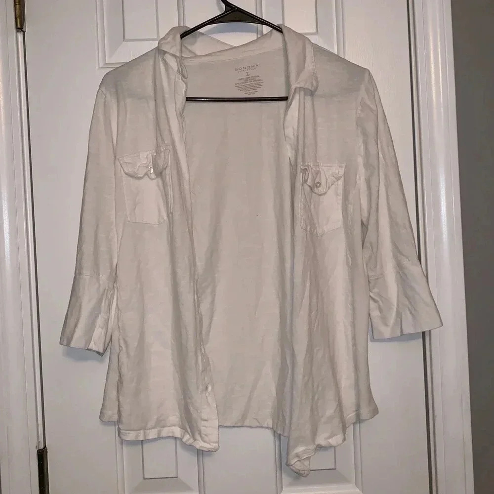 🧾 Quarter Sleeve Button Down Blouse ☑️